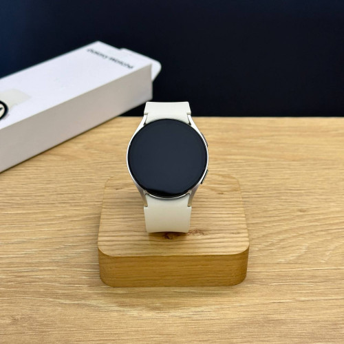 Вживаний смарт-годинник Samsung Galaxy Watch 6 40mm Gold UA (Ідеальний+ стан) Вживаний смарт-годинник Samsung Galaxy Watch 6 40mm Gold UA (Ідеальний+ стан)