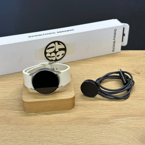 Вживаний смарт-годинник Samsung Galaxy Watch 6 40mm Gold UA (Ідеальний+ стан) Вживаний смарт-годинник Samsung Galaxy Watch 6 40mm Gold UA (Ідеальний+ стан)