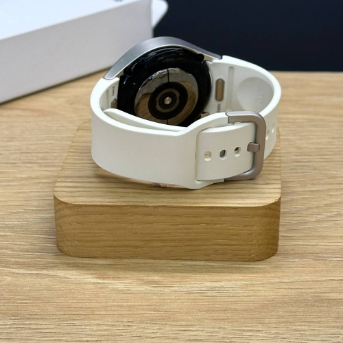 Вживаний смарт-годинник Samsung Galaxy Watch 6 40mm Gold UA (Ідеальний+ стан) Вживаний смарт-годинник Samsung Galaxy Watch 6 40mm Gold UA (Ідеальний+ стан)