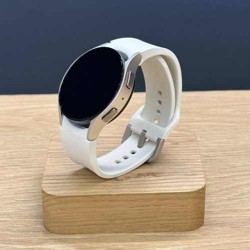 Вживаний смарт-годинник Samsung Galaxy Watch 6 40mm Gold UA (Ідеальний+ стан) Вживаний смарт-годинник Samsung Galaxy Watch 6 40mm Gold UA (Ідеальний+ стан)