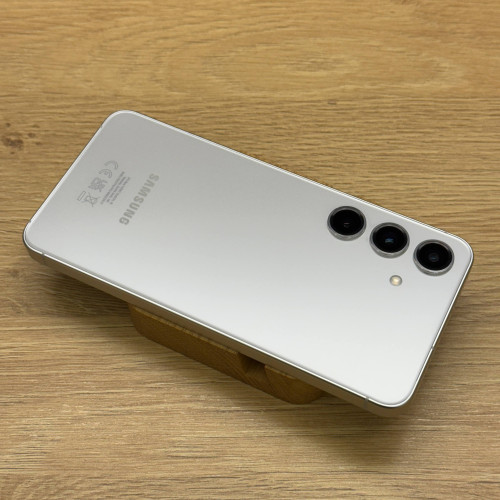 Вживаний смартфон Samsung Galaxy S24 8/256 Marble Gray (Ідеальний+ стан) Вживаний смартфон Samsung Galaxy S24 8/256 Marble Gray (Ідеальний+ стан)