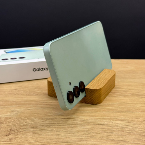Вживаний смартфон Samsung Galaxy A16 8/256Gb Light Green (Хороший+ стан)