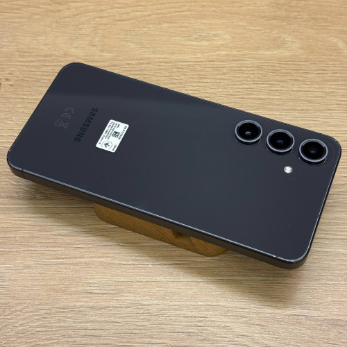 Вживаний смартфон Samsung Galaxy S24 FE 8/128Gb Graphite (Хороший+ стан)