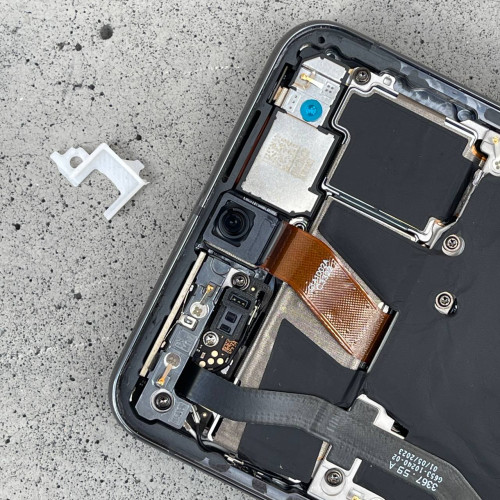 Накладка на фронтальну камеру Google Pixel 8 Pro