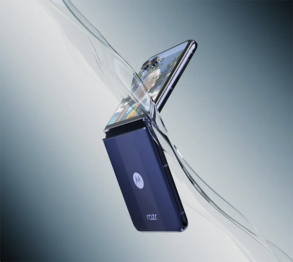 Фото 2 Moto Razr 50 ultra